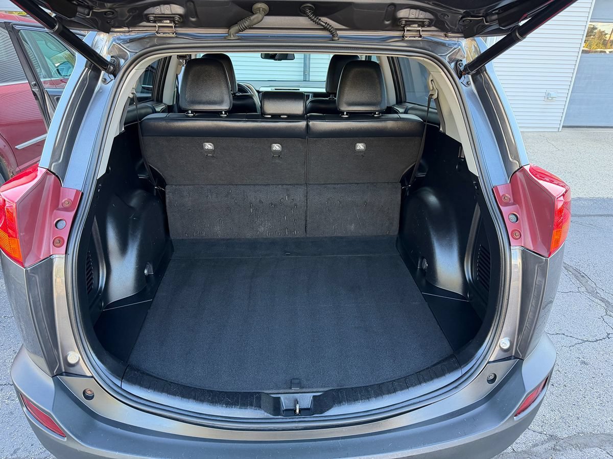 Used 2014 Toyota RAV4 Limited w/ Technology Package AWD/4WD image 6