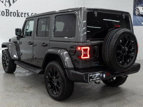 Used 2025 Jeep Wrangler Unlimited Sahara w/ Safety Group AWD/4WD image 7