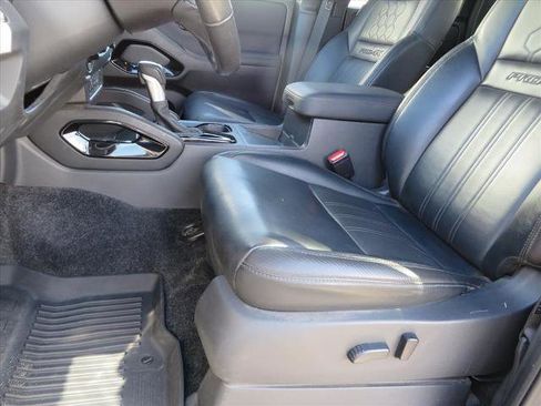 Used 2022 Nissan Frontier PRO-4X w/ Pro-4X Premium Package image 18