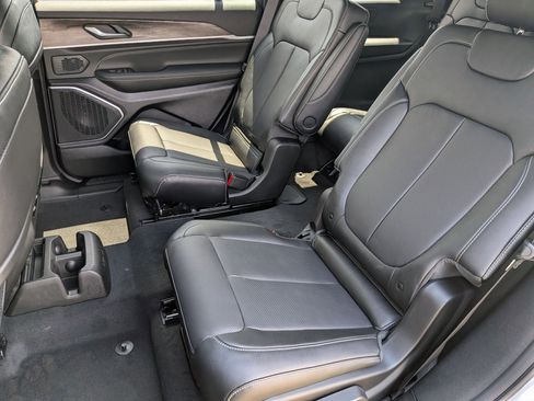 New 2026 Jeep Grand Cherokee L Limited AWD/4WD image 25