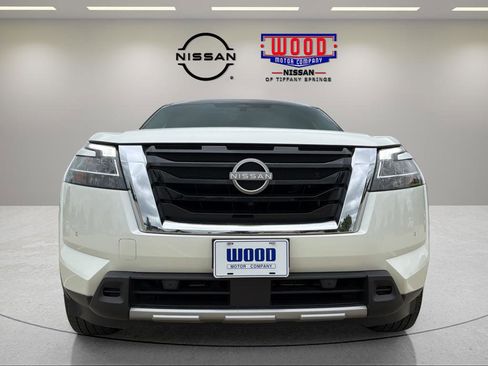 Used 2024 Nissan Pathfinder Platinum AWD/4WD image 6