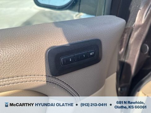 Used 2015 Nissan Armada Platinum w/ 2nd Row Captain Seat Package image 18