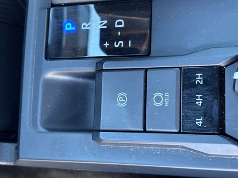 Used 2025 Toyota Tacoma SR5 AWD/4WD image 34