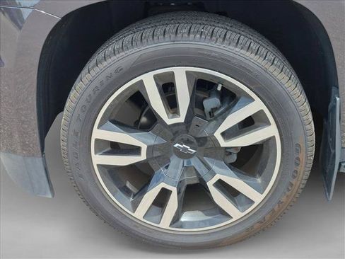 Used 2018 Chevrolet Tahoe LT w/ RST Edition RWD image 10
