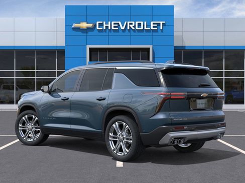 New 2025 Chevrolet Traverse LT w/ Driver Confidence Package image 3