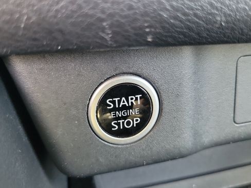 Used 2023 Nissan Rogue S FWD image 31