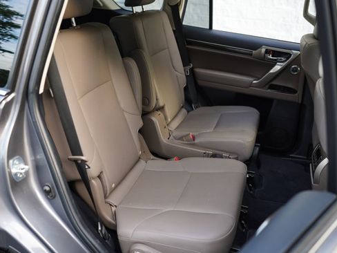 Used 2021 Lexus GX 460 Premium w/ Accessory Package AWD/4WD image 26