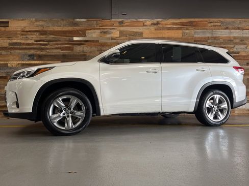 Used 2019 Toyota Highlander Limited FWD image 47