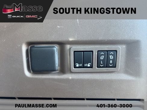 Used 2023 GMC Yukon Denali image 12