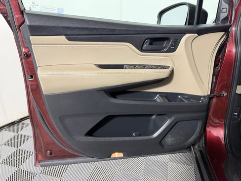 Used 2018 Honda Odyssey EX-L image 18