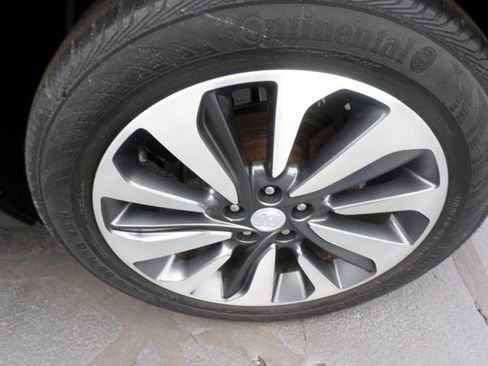 Used 2021 Buick Encore Preferred w/ Safety Package image 17