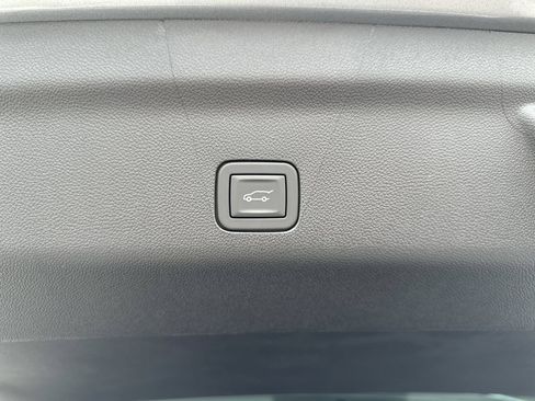 New 2026 Chevrolet Tahoe High Country AWD/4WD image 35