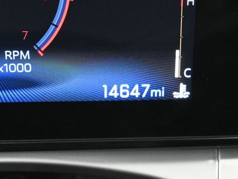 Used 2025 Chevrolet Trax LT w/ LT Convenience Package image 7