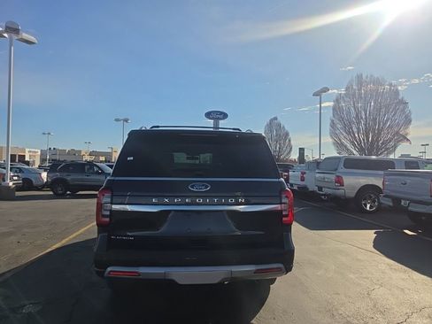Used 2023 Ford Expedition Platinum image 5