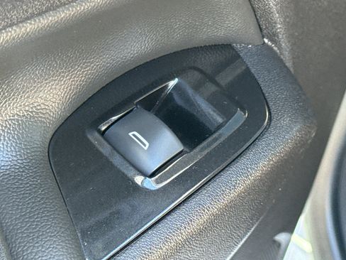 Used 2024 Chevrolet Equinox Premier AWD/4WD image 31