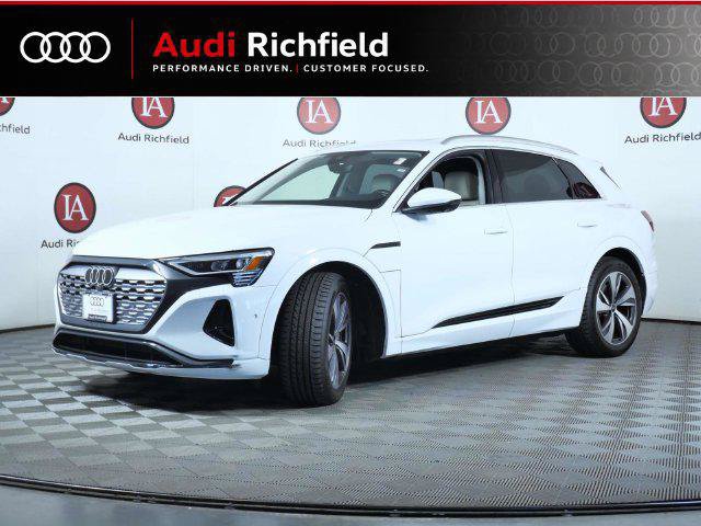 Used 2024 Audi Q8 e-tron Premium Plus w/ Premium Plus Package AWD/4WD image 4