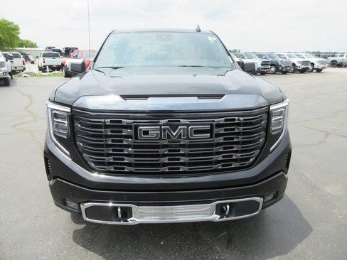 Certified 2023 GMC Sierra 1500 Denali Ultimate AWD/4WD image 13