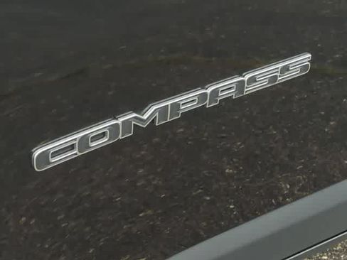 Certified 2018 Jeep Compass Limited w/ Navigation Group AWD/4WD image 5