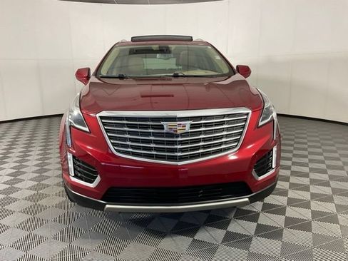 Used 2019 Cadillac XT5 Platinum AWD/4WD image 2