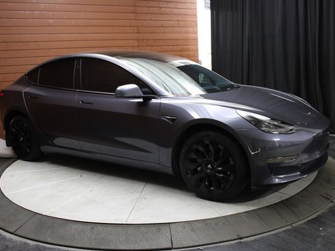 Used 2023 Tesla Model 3 Standard Range image 14