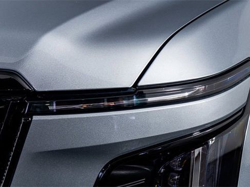 Used 2025 Cadillac Escalade Sport Platinum image 17