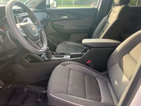 Used 2023 Chevrolet TrailBlazer LT AWD/4WD image 7