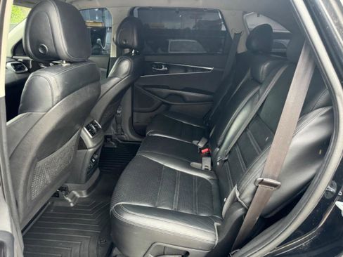 Used 2016 Kia Sorento EX w/ EX Premium Package image 12