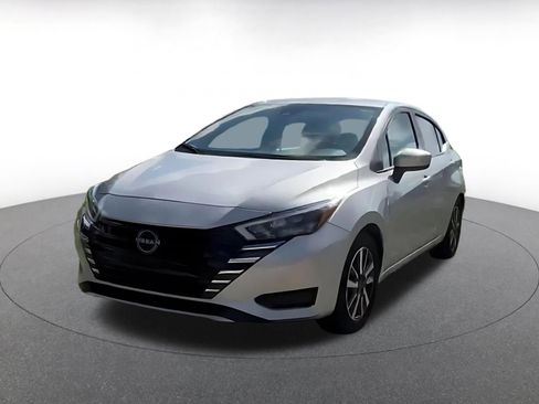 Used 2025 Nissan Versa SV FWD image 7