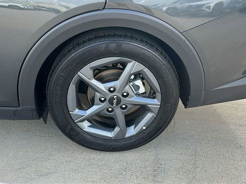 Used 2025 Kia K4 LXS FWD image 17