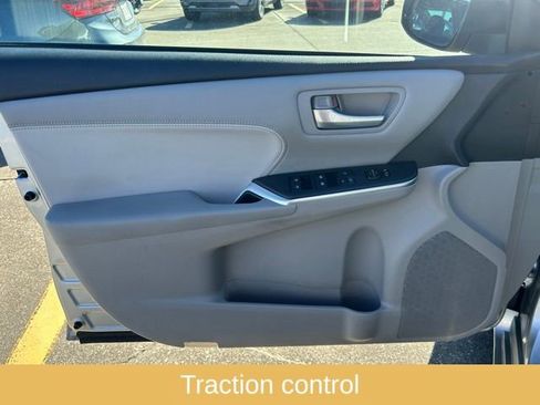 Used 2015 Toyota Camry LE image 12