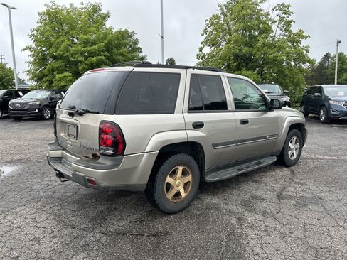 Used 2002 Chevrolet TrailBlazer LT w/ Driver Convenience Pkg AWD/4WD image 4