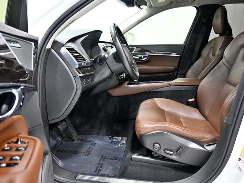 Used 2019 Volvo XC90 T6 Momentum w/ Advanced Package AWD/4WD image 5