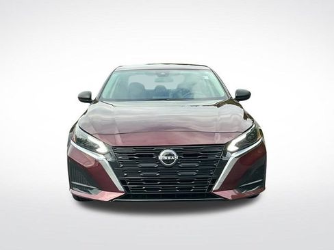 Used 2024 Nissan Altima 2.5 SV FWD image 9