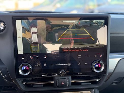 Used 2025 Lexus GX 550 image 71