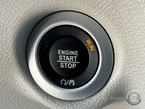 Used 2024 Chrysler Pacifica Touring-L FWD image 28