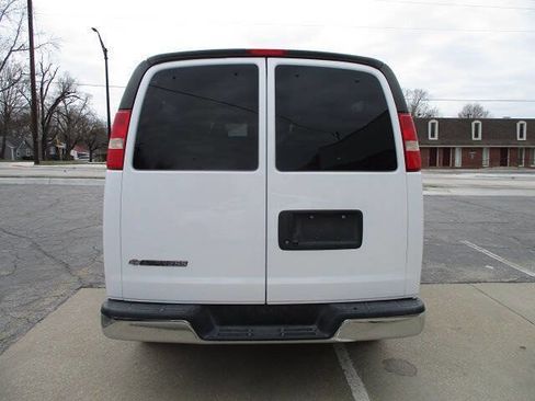 Used 2017 Chevrolet Express 3500 LT w/ LT Preferred Equipment Group image 22