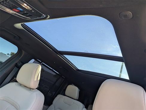 Used 2025 Jeep Grand Cherokee L Limited w/ Luxury Tech Group II image 22