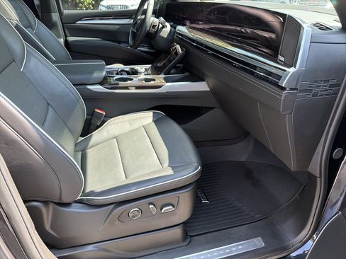 Used 2025 Cadillac Escalade Premium Luxury w/ Touring Package AWD/4WD image 14