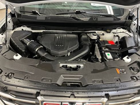 Used 2025 GMC Acadia Elevation AWD/4WD image 29