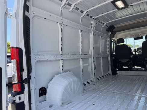 Used 2026 RAM ProMaster 2500 w/ Convenience Group FWD image 18