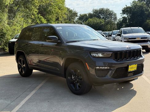 New 2025 Jeep Grand Cherokee Limited w/ Black Appearance Package image 2