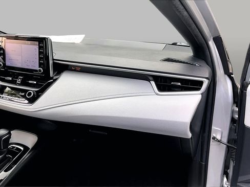 Used 2021 Toyota Corolla SE w/ SE Premium Package FWD image 19