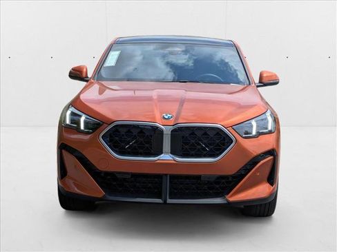 Used 2025 BMW X2 xDrive28i w/ Convenience Package image 5