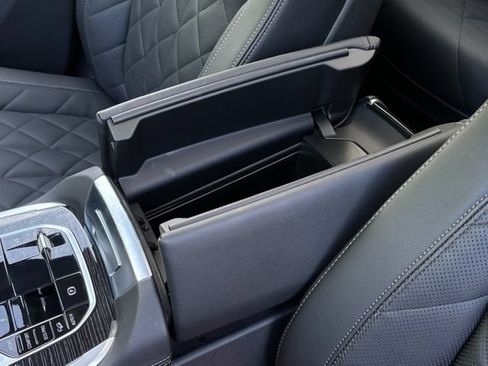 Used 2025 BMW X7 xDrive40i w/ M Sport Package AWD/4WD image 15