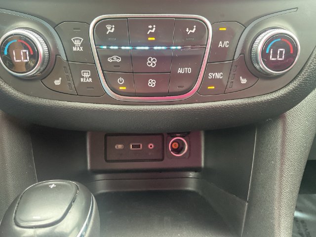 Used 2019 Chevrolet Equinox LT FWD image 19