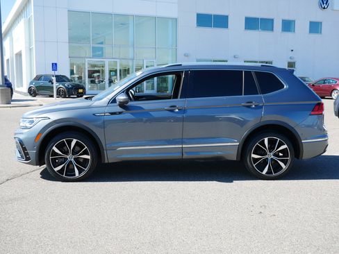 Used 2024 Volkswagen Tiguan SEL R-Line w/ MDO Package, Two-Row AWD/4WD image 4