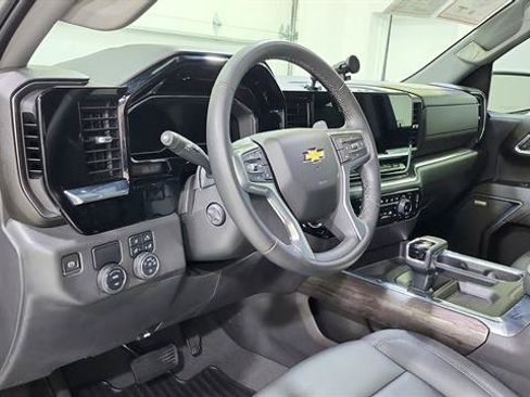 Used 2024 Chevrolet Silverado 1500 LTZ RWD image 10