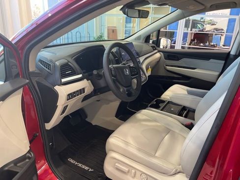 New 2025 Honda Odyssey EX-L image 9