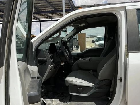 Used 2017 Ford F550 4x4 Crew Cab Super Duty image 6