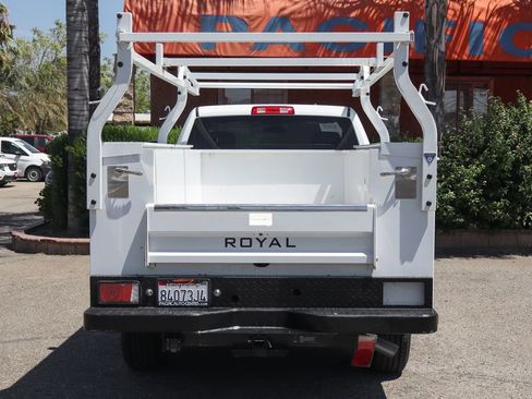 Used 2024 RAM 2500 Tradesman w/ Chrome Appearance Group RWD image 8